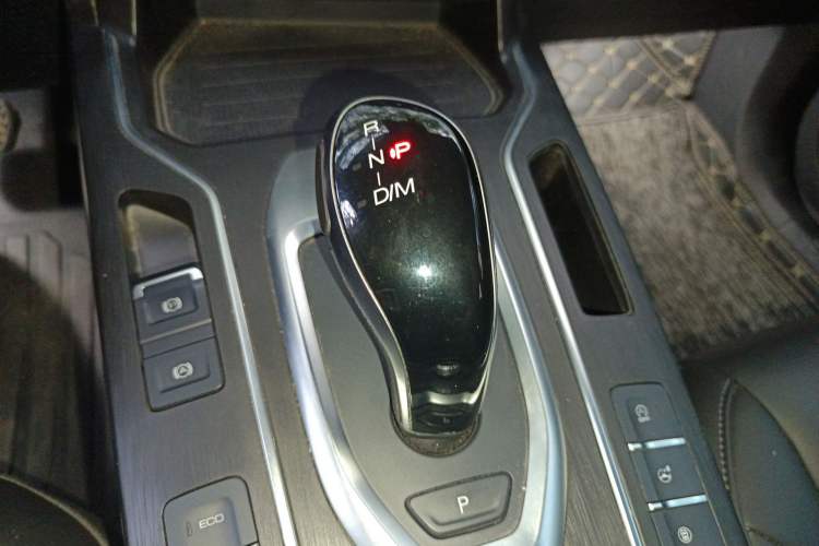 Used Wey VV5 2021 1.5T Two-Wheel Drive Color Pioneer