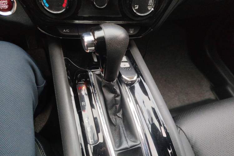 Used Honda Vezel 2016 1.8L CVT Front-Wheel Drive Pioneer Edition