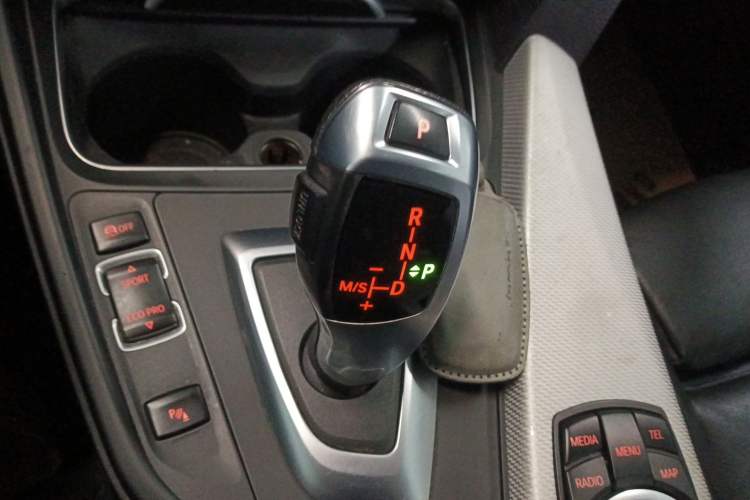 Used BMW 3 Series GT 2016 320i Design Package Edition Gear Lever