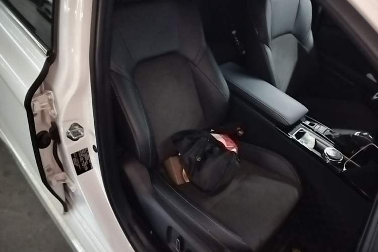 Used Toyota Camry 2026 Model Dual-Engine 2.0HXS Sport Plus Edition
