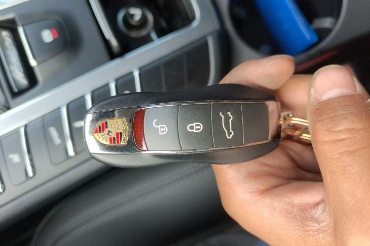 Used Porsche Macan 2018 Macan 2.0T Vehicle Key