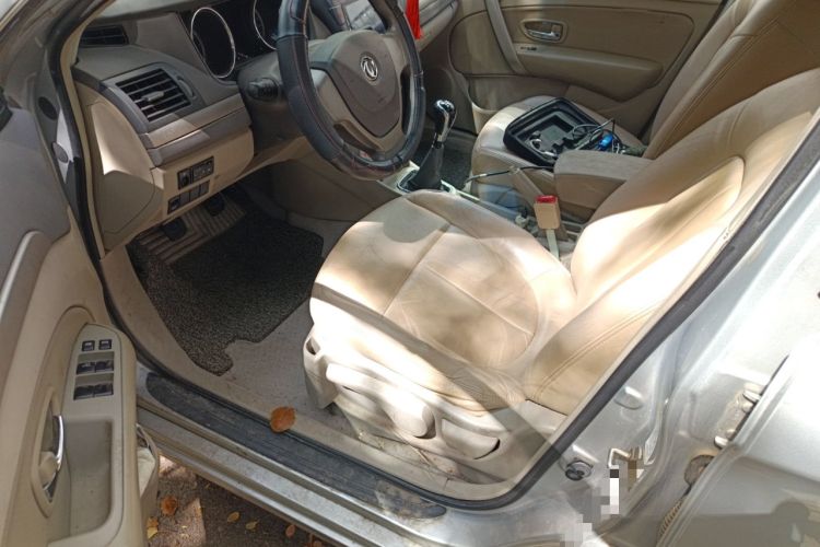 Used Dongfeng Aeolus A60 2014 1.6L Manual Luxury Model
