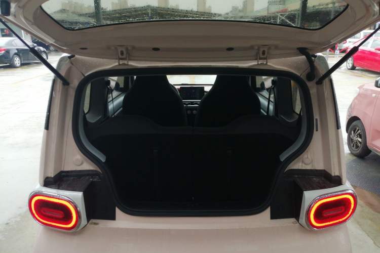 Used Wuling Hongguang MINIEV 2024 3rd Generation 215km Advanced Version
