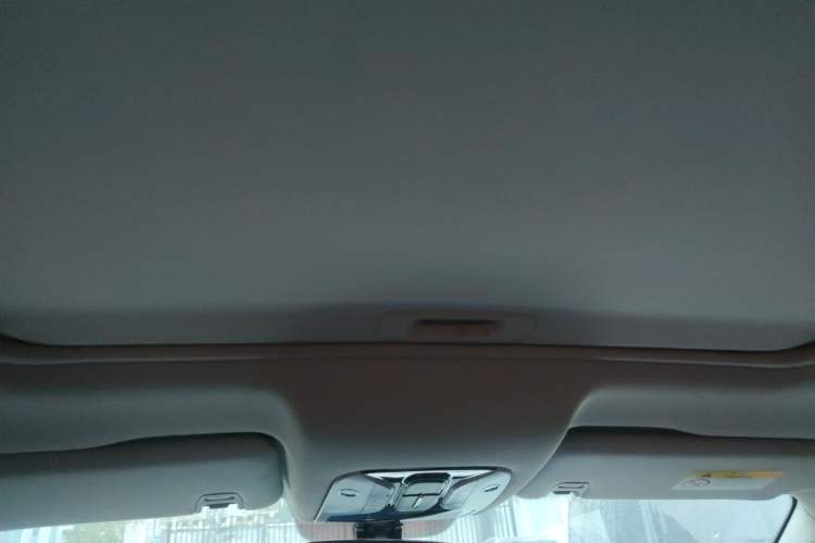 Used GAC Trumpchi GS7 2017 280T Two-Wheel Drive Luxury Model
