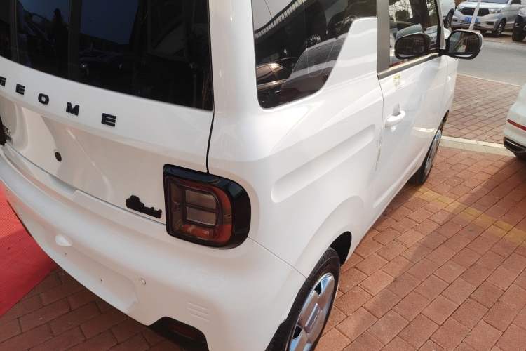 Used Geely Galaxy Panda 2024 Panda Mini 200km Endurance Bear Exterior 3