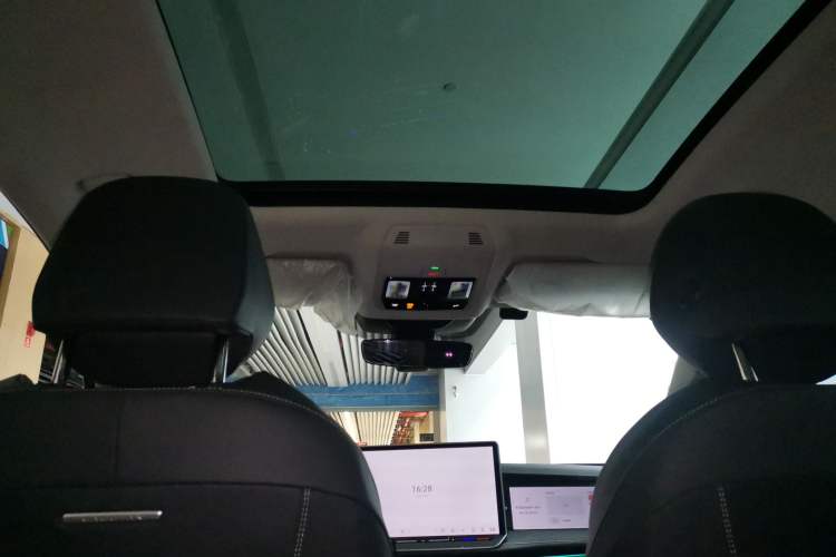 Used Volkswagen Magotan 2024 380TSI DSG Prestige Edition DaMai Package
