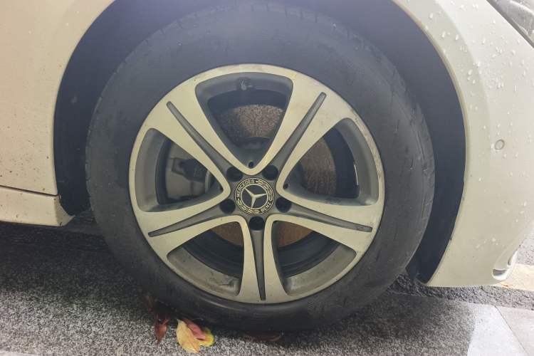 Used Mercedes-Benz C-Class 2022 C 200 L Sport Edition Right Front Wheel Hub