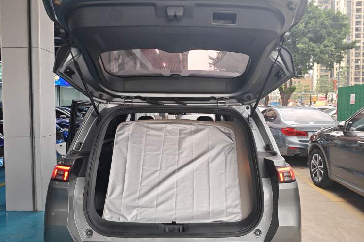 Used AION Y 2022 70 Tech Edition Lithium Iron Phosphate Trunk