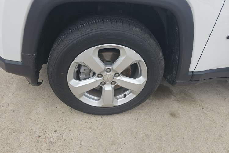 Used Jeep Compass 2017 200T Automatic Enjoyment Version Left Front Wheel Hub