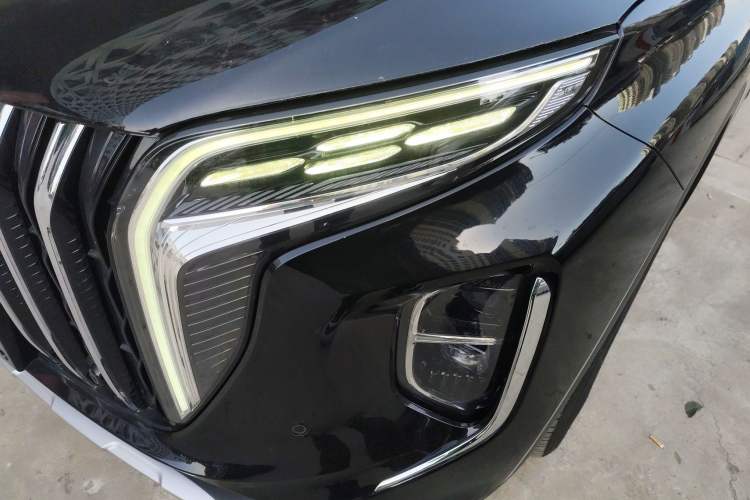 Used Hongqi HS7 PHEV 2024 2.0T PHEV Four-Wheel Drive Flagship Edition 6 Seats