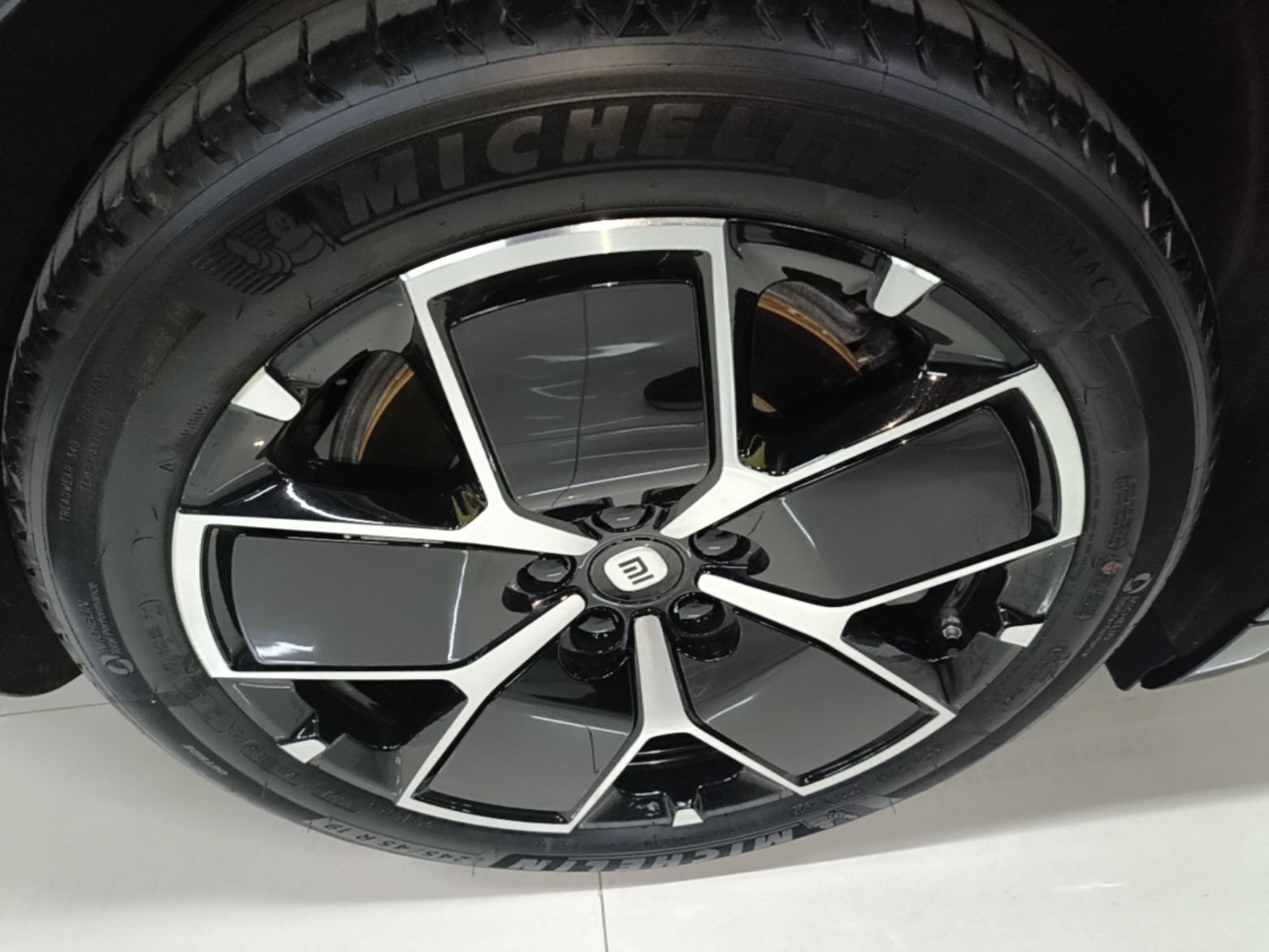 Xiaomi Auto SU7 2024 Rear-Drive Long-Range Intelligent Driving Version — снимка 11