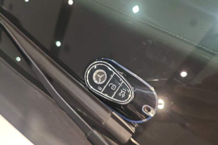 Used Mercedes-Benz C-Class 2024 Restyled C 260 L Sport Edition Vehicle Key