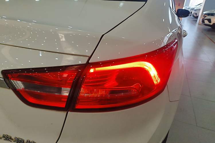 Used Ford Escort 2015 1.5L Manual Fashion Edition