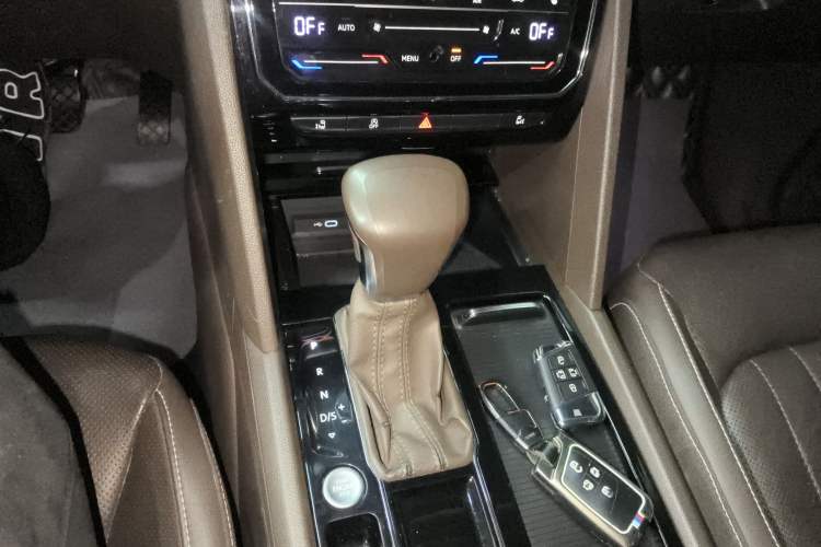 Used Volkswagen Viloran 2020 330TSI Luxury Edition
