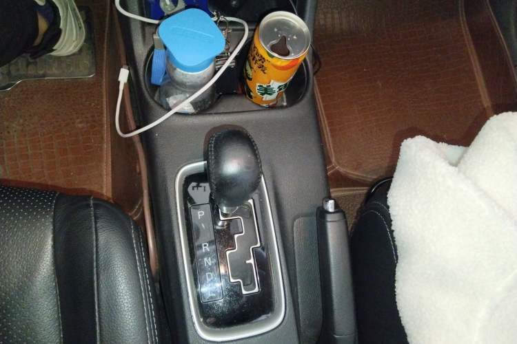 Used Mitsubishi Outlander 2016 2.4L 4x4 Elite Edition 5 Seats Gear Lever