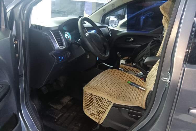 Used Jinbei Gold Hiace M Classic 2022 1.5L Engineering Lion Passenger Vehicle 5 Seats