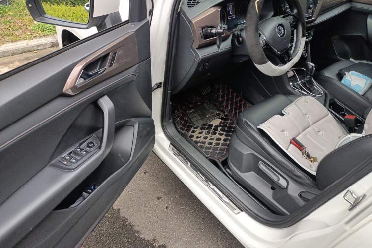 Used Volkswagen Tharu 2019 280TSI Two-Wheel Drive Comfort Edition China V Standard Driver Seat