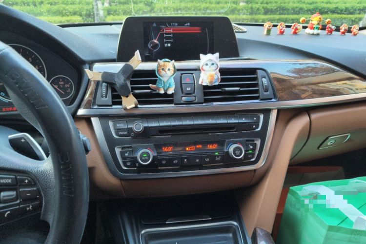 Used BMW 3 Series 2014 320Li Luxury Design Package
