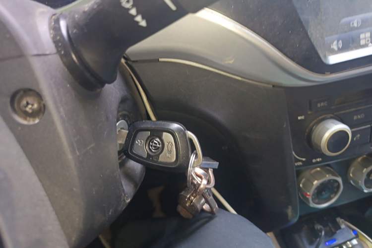 Used Brilliance V3 2015 1.5L Manual Base Version
