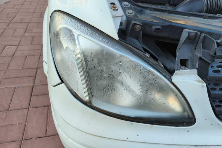 Used Mercedes-Benz Vito 2010 2.5L Elite Edition Right Front Headlight