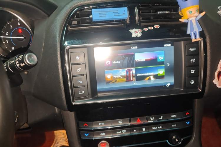 Used Jaguar F-PACE 2018 2.0T Four-Wheel Drive Urban Luxury Edition Audio And AC Panel