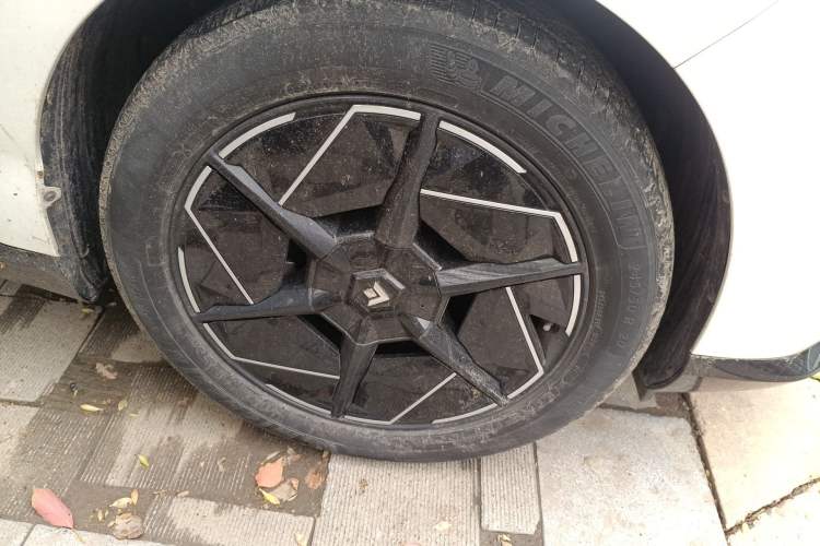 Used Hyptec HT 2023 670 Rear-Drive Ultra-High Voltage Version Right Front Wheel Hub