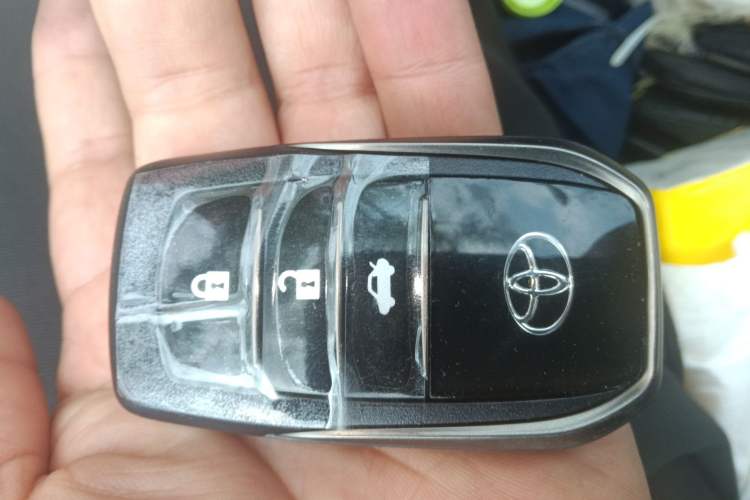 Used Toyota Corolla 2017 Revised Dual-Engine 1.8L E-CVT Elite Edition Vehicle Key