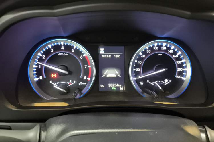 Used Toyota Highlander 2018 2.0T Four-Wheel Drive Luxury Edition 7 Seats China V Emission Standard
