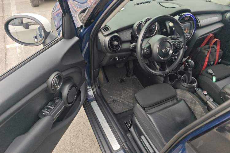 Used MINI 2015 1.5T COOPER Fun Five-Door Edition Driver Seat