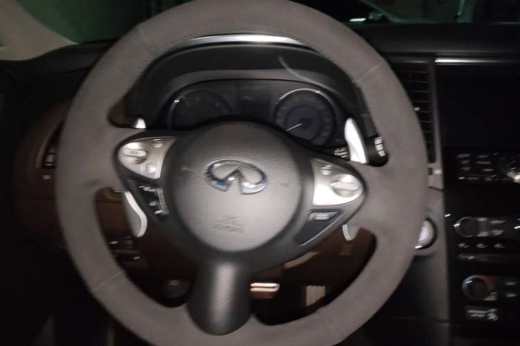 Used Infiniti QX70 2013 3.7L Standard Edition