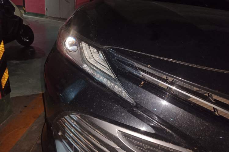Used Toyota Camry 2018 2.5G Luxury Edition Right Front Headlight