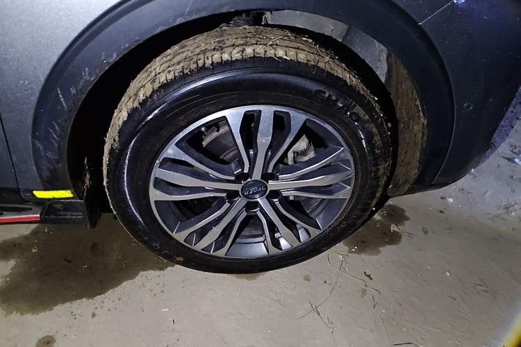 Used Haval F7 2021 2.0T All-Wheel Drive iJoy Right Front Wheel Hub