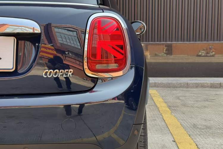 Used MINI 2018 1.5T COOPER Artist