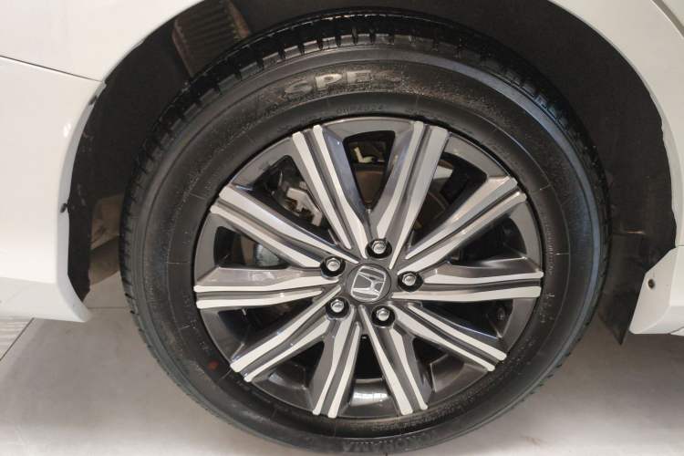 Used Honda Odyssey 2024 2.0L eHEV Sharp & Enjoy Edition Right Rear Wheel Hub