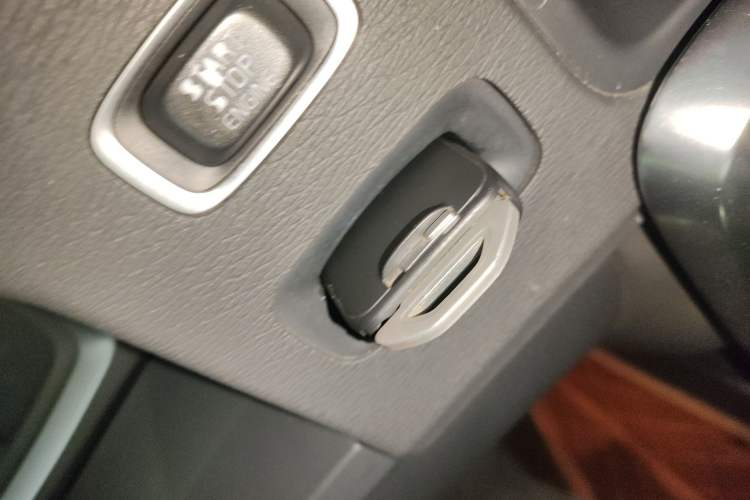 Used Volvo V60 2014 T5 Zhiyi Edition