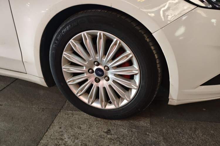 Used Ford Mondeo 2013 1.5L GTDi180 Fashion Edition Right Front Wheel Hub