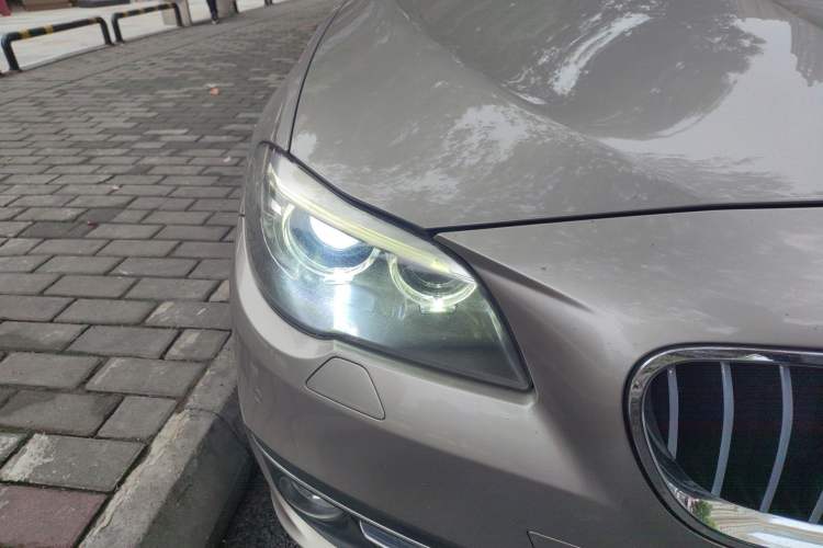 Used BMW 5 Series 2017 525Li Luxury Design Package Right Front Headlight