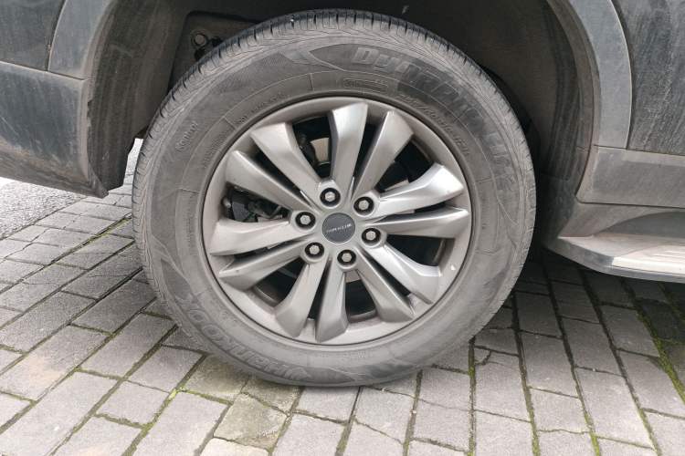 Used SAIC MAXUS D90 Pro 2023 2.0T Gasoline 4x4 Luxury Edition 7 Seats
