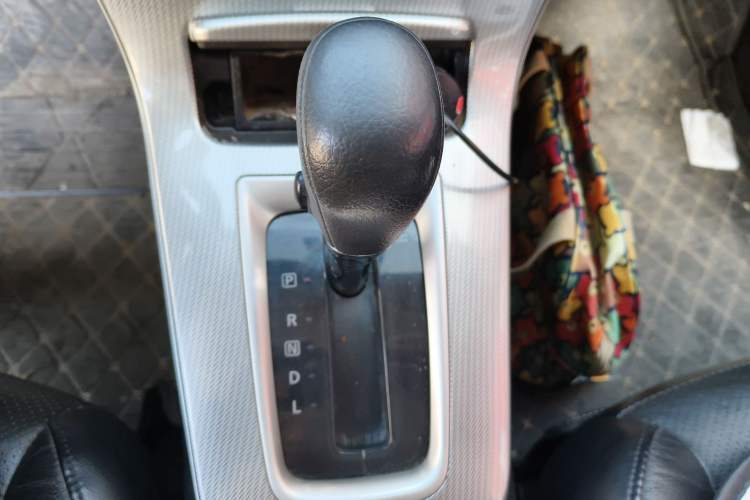 Used Nissan Sylphy 2014 1.6XV CVT Deluxe Edition Gear Lever