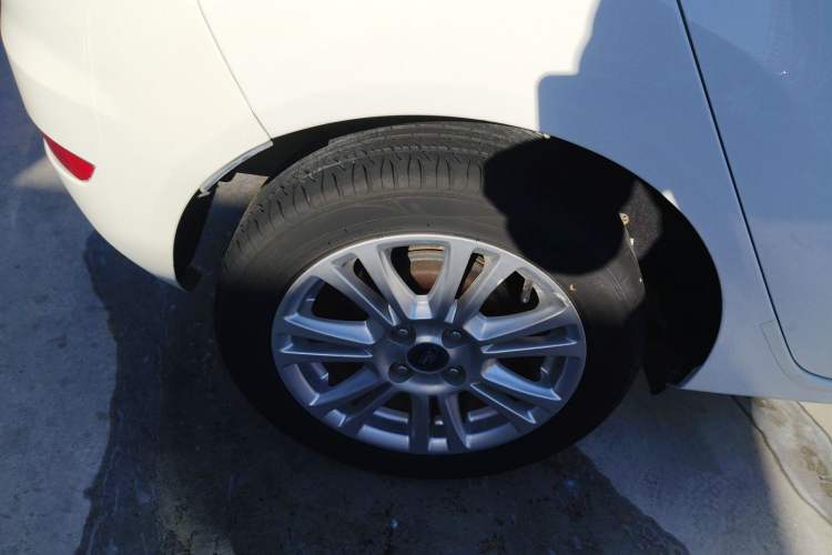 Used Ford Fiesta 2013 Hatchback 1.5L Automatic Fashion Edition Exterior 5