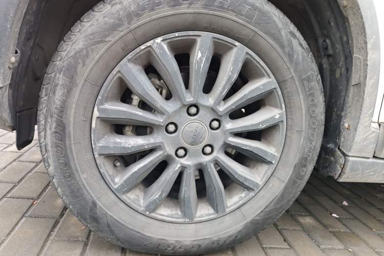 Used Haval H6 2017 Red-Label Sport Edition 1.5T Automatic Two-Wheel Drive Luxury Model Right Front Wheel Hub