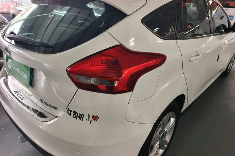 Used Ford Focus 2018 Hatchback Classic 1.6L Automatic Comfort Plus SmartDrive Edition Right Rear Taillight