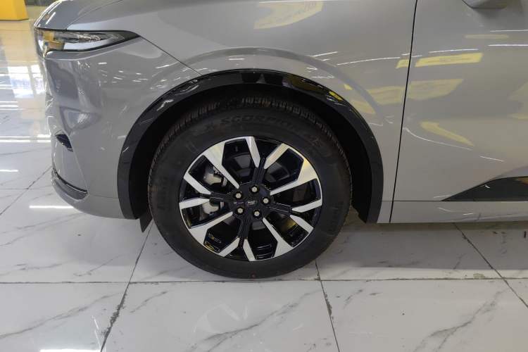 Used Ford Edge 2025 Ford Explorer L 2.0T EcoBoost E-Hybrid Four-Wheel-Drive 7-Seater Supreme Model Exterior 4