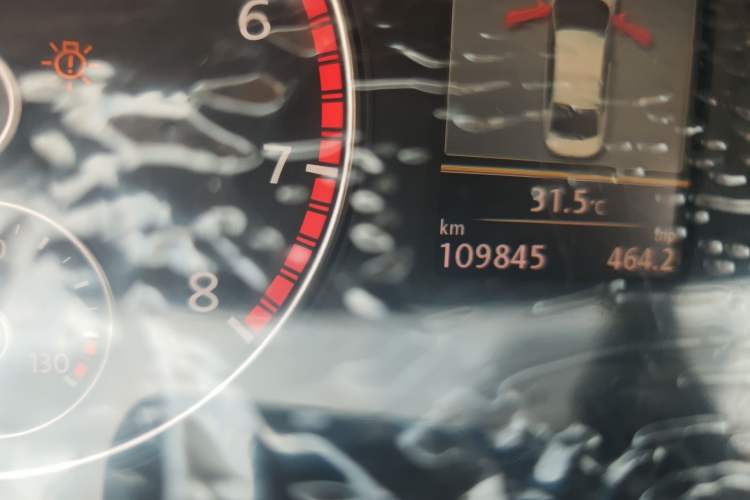 Used Volkswagen Passat 2011 2.0 TSI DSG Premium Edition Odometer Close Up