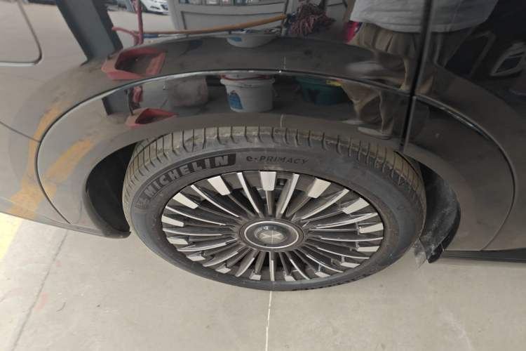 Used XPeng X9 2025 740 Ultra-Long Range Max Exterior 5