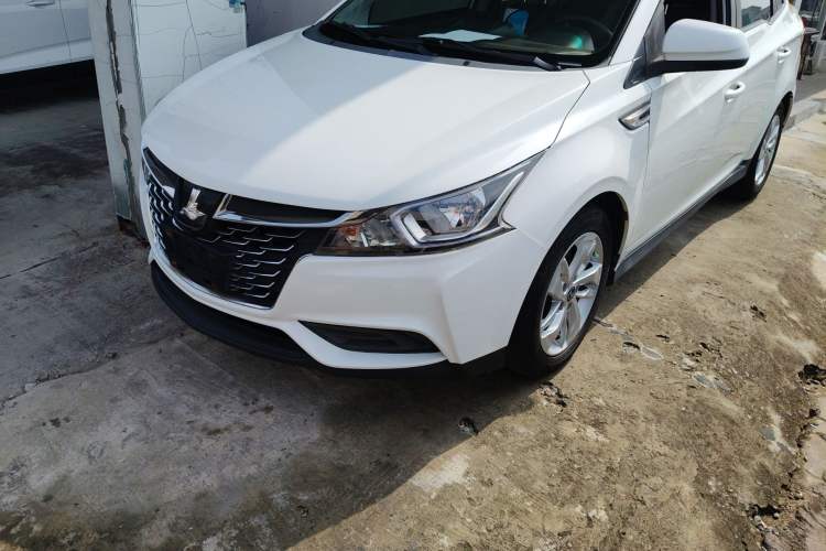 Used Luxgen S3 2016 1.6L CVT Deluxe Model with Sunroof
