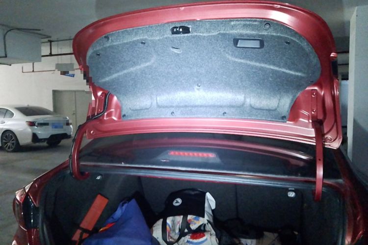 Used Mazda 3 Axela 2017 Sedan 1.5L Automatic Luxury Model Emission Standard China V
