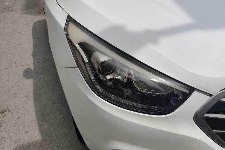 Used Hyundai ix35 2013 2.0L Automatic Two-Wheel Drive Smart GLS China IV Standard