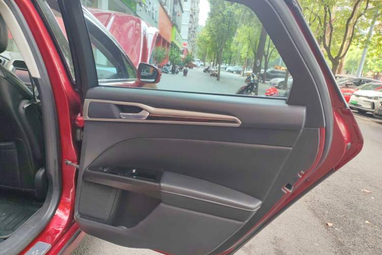 Used Ford Mondeo 2013 2.0L GTDi 200 Fashion Edition
