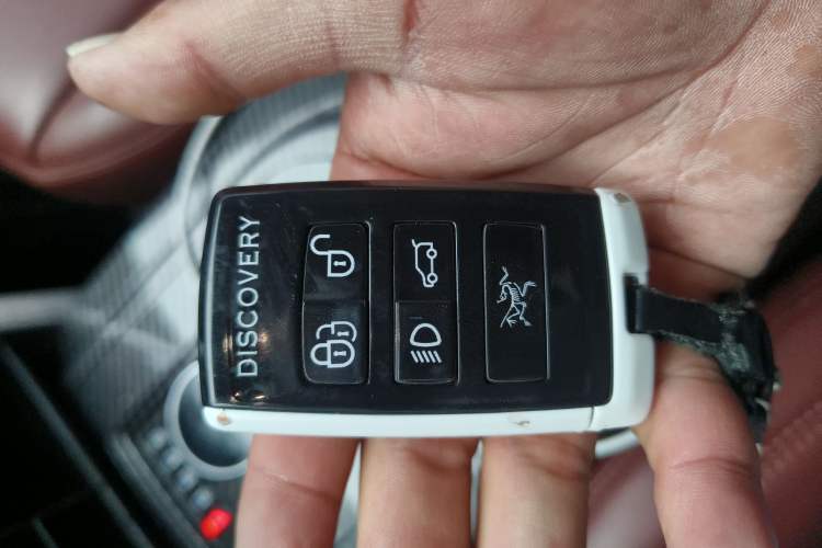 Used Land Rover Discovery Sport 2019 240 PS SE Version China VI Standard
